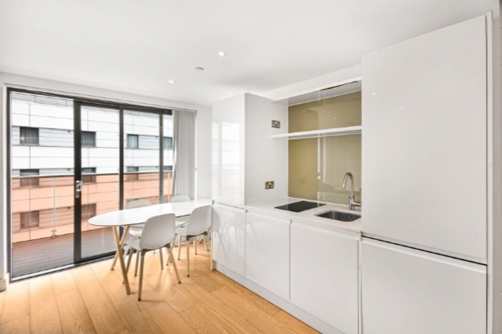 Flat in London, United Kingdom, 39 m² - picture 9
