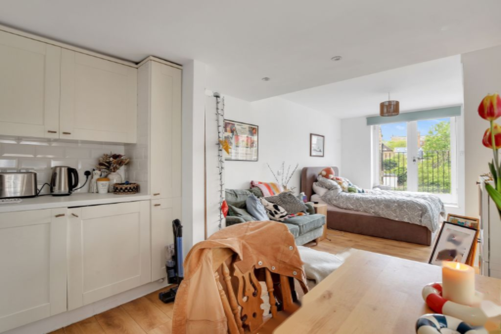 Flat in London, United Kingdom, 27 m² - picture 9