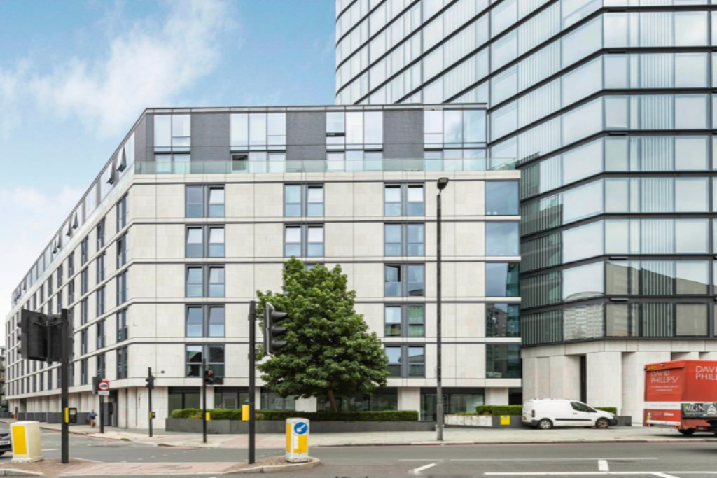 Flat in London, United Kingdom, 44 m² - picture 9