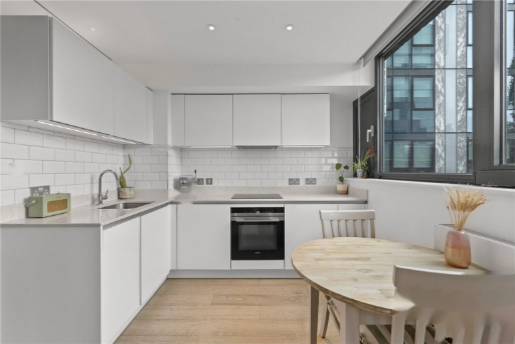 Flat in London, United Kingdom, 29 m² - picture 9