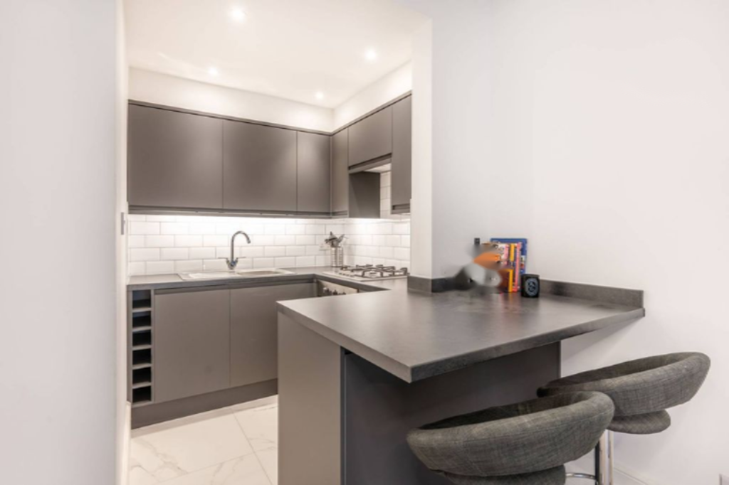 Flat in London, United Kingdom, 32 m² - picture 9