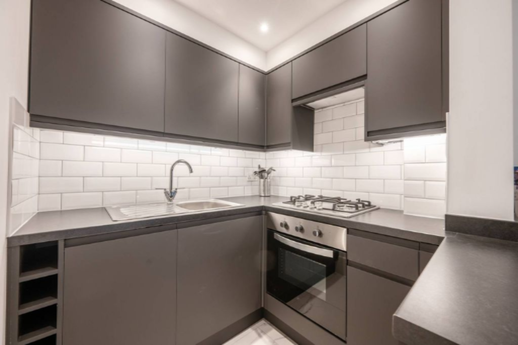 Flat in London, United Kingdom, 32 m² - picture 10