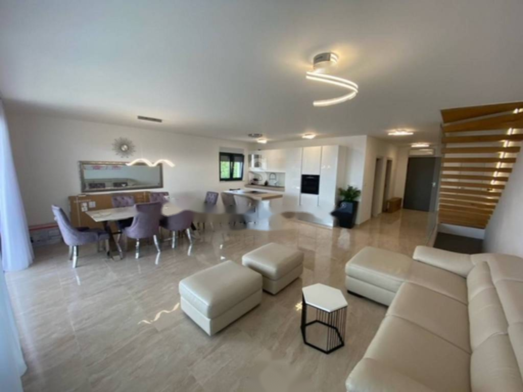 Casa en Opatija, Croacia, 250 m² - imagen 11