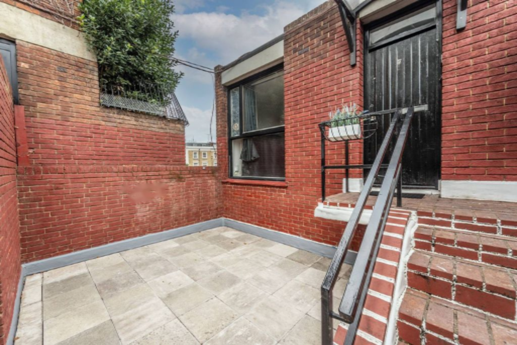 Flat in London, United Kingdom, 29 m² - picture 11