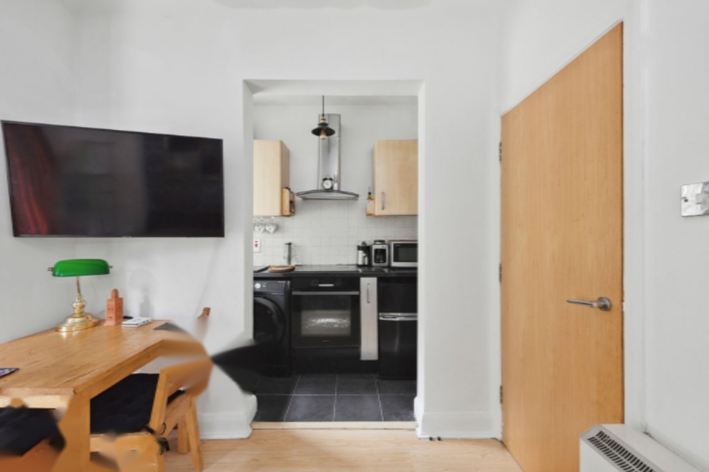 Flat in London, United Kingdom, 24 m² - picture 11