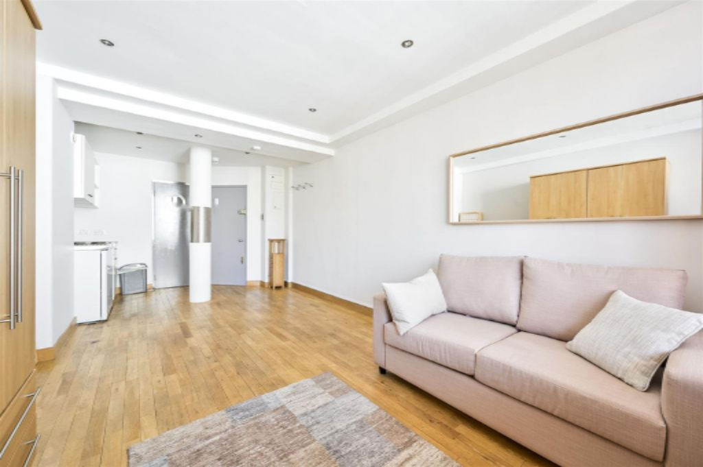 Flat in London, United Kingdom, 26 m² - picture 11