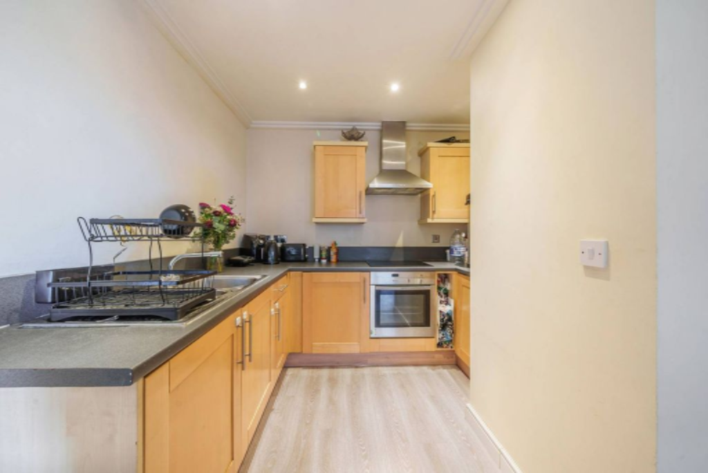 Flat in London, United Kingdom, 42 m² - picture 11