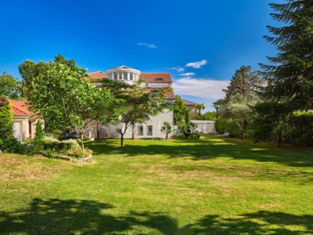 Casa en Opatija, Croacia, 381 m² - imagen 11