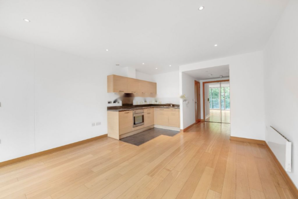 Flat in London, United Kingdom, 32 m² - picture 11
