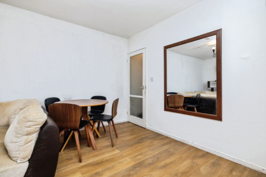 Flat in London, United Kingdom, 42 m² - picture 12