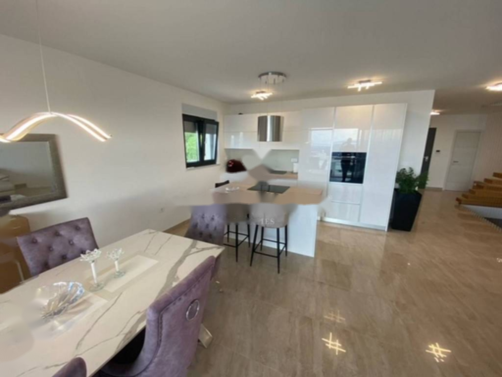 Casa en Opatija, Croacia, 250 m² - imagen 12