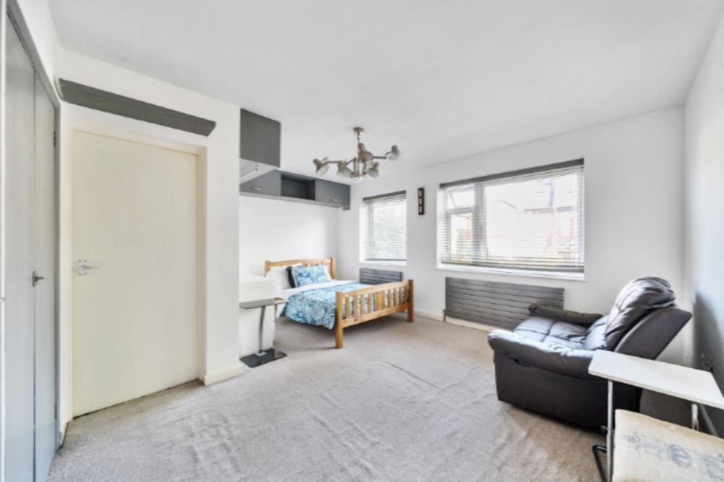 Flat in London, United Kingdom, 33 m² - picture 13