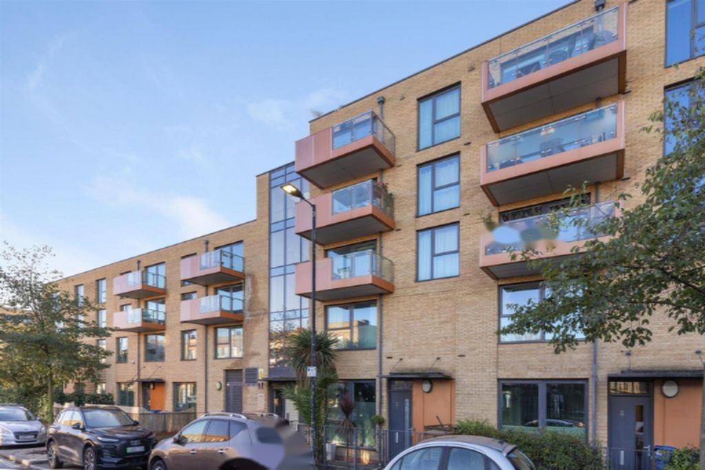 Flat in London, United Kingdom, 72 m² - picture 13