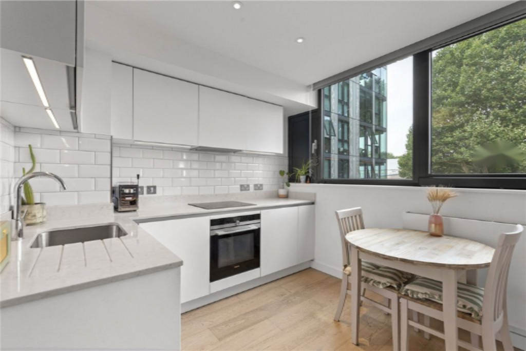 Flat in London, United Kingdom, 29 m² - picture 13