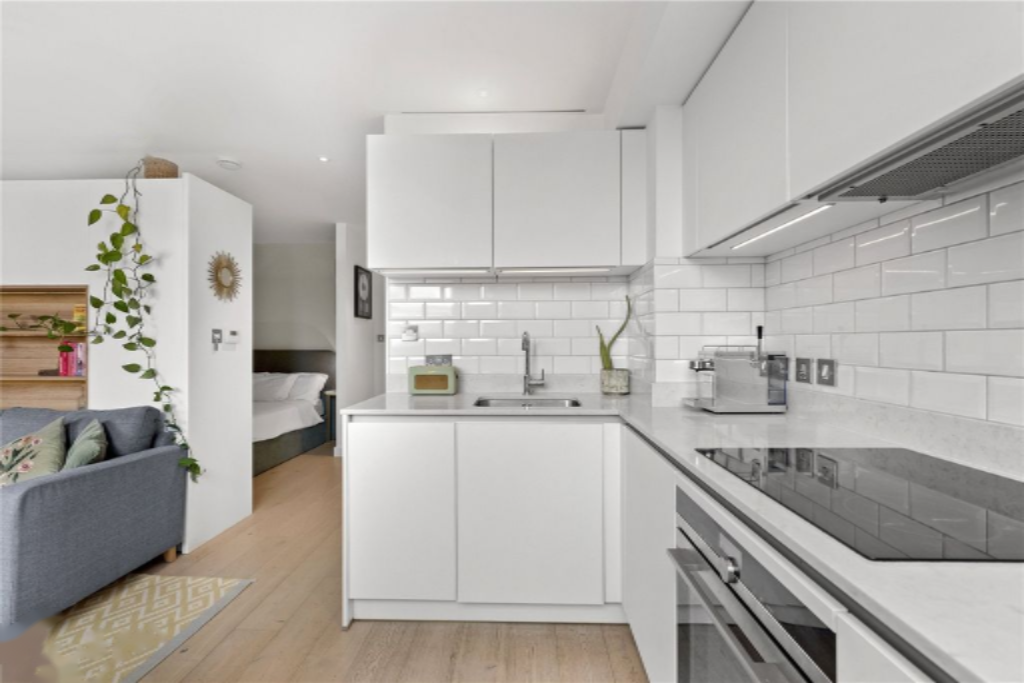 Flat in London, United Kingdom, 29 m² - picture 14