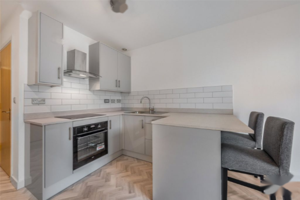 Flat in London, United Kingdom, 30 m² - picture 14