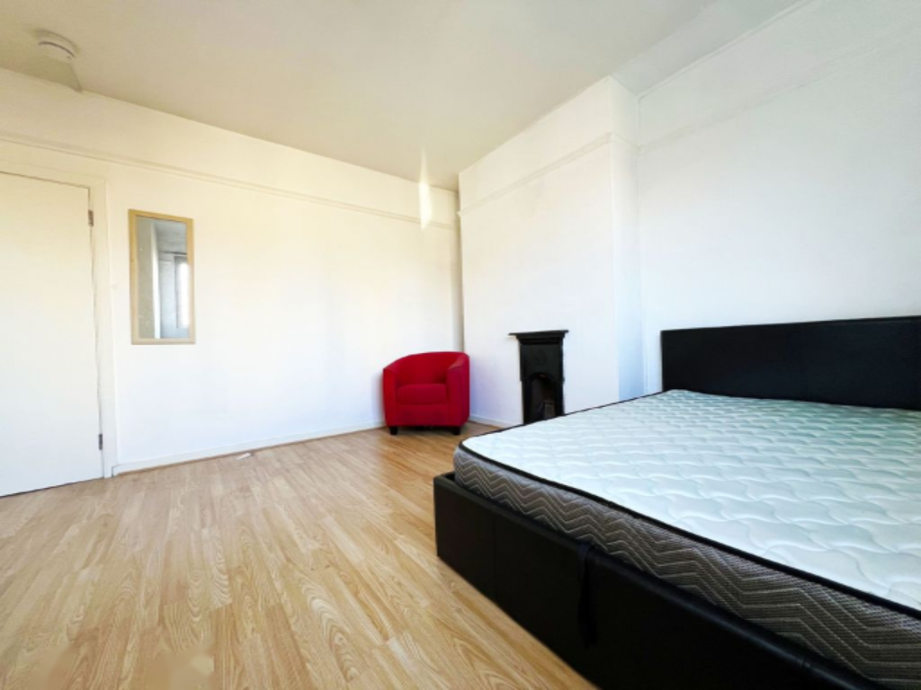 Flat in London, United Kingdom, 68 m² - picture 13