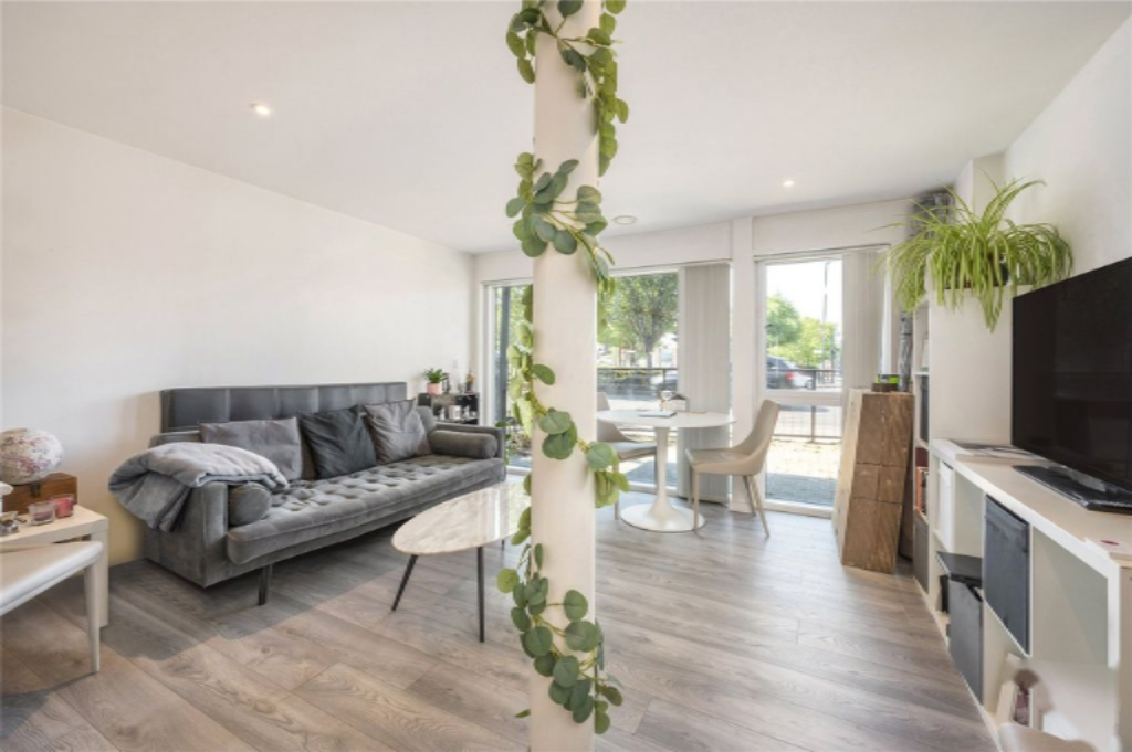 Flat in London, United Kingdom, 52 m² - picture 15