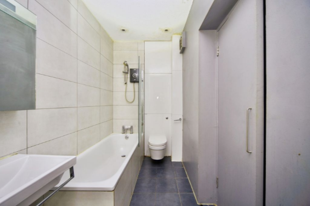 Flat in London, United Kingdom, 55 m² - picture 15