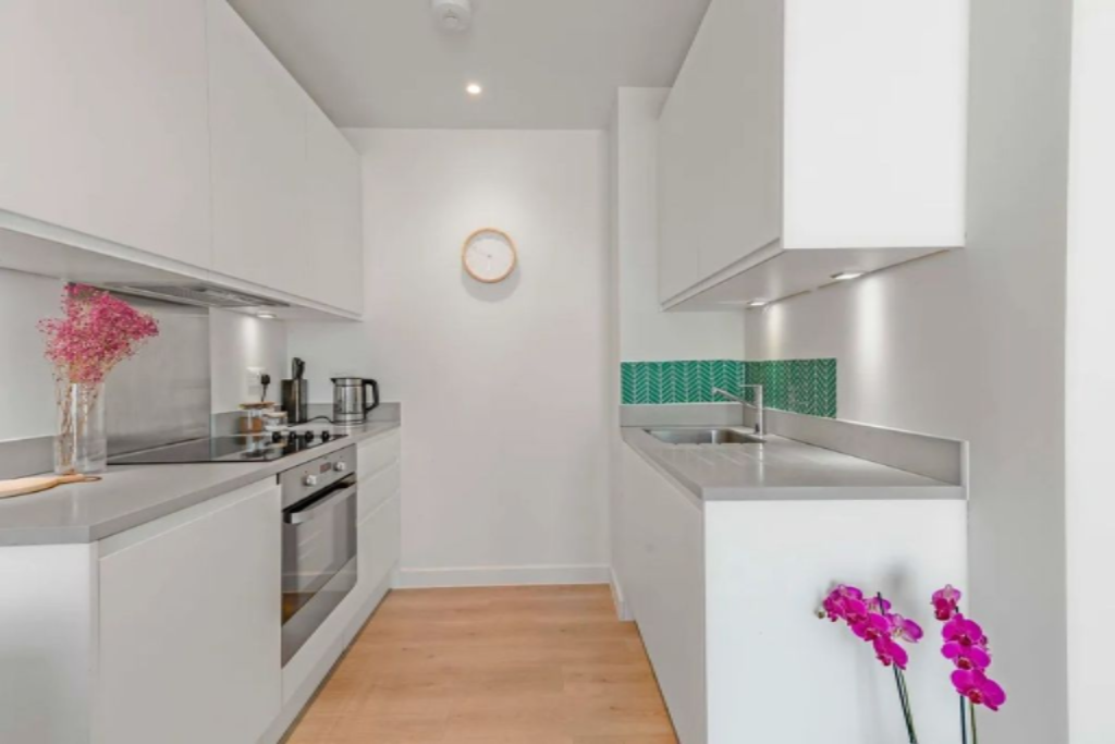 Flat in London, United Kingdom, 40 m² - picture 17