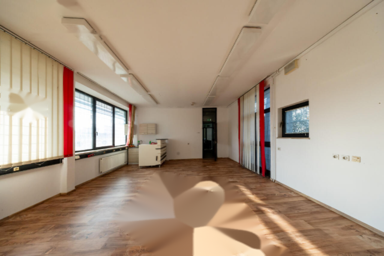 Oficina en Liubliana, Eslovenia, 1 098 m² - imagen 17