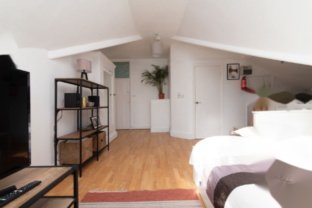 Flat in London, United Kingdom, 32 m² - picture 18