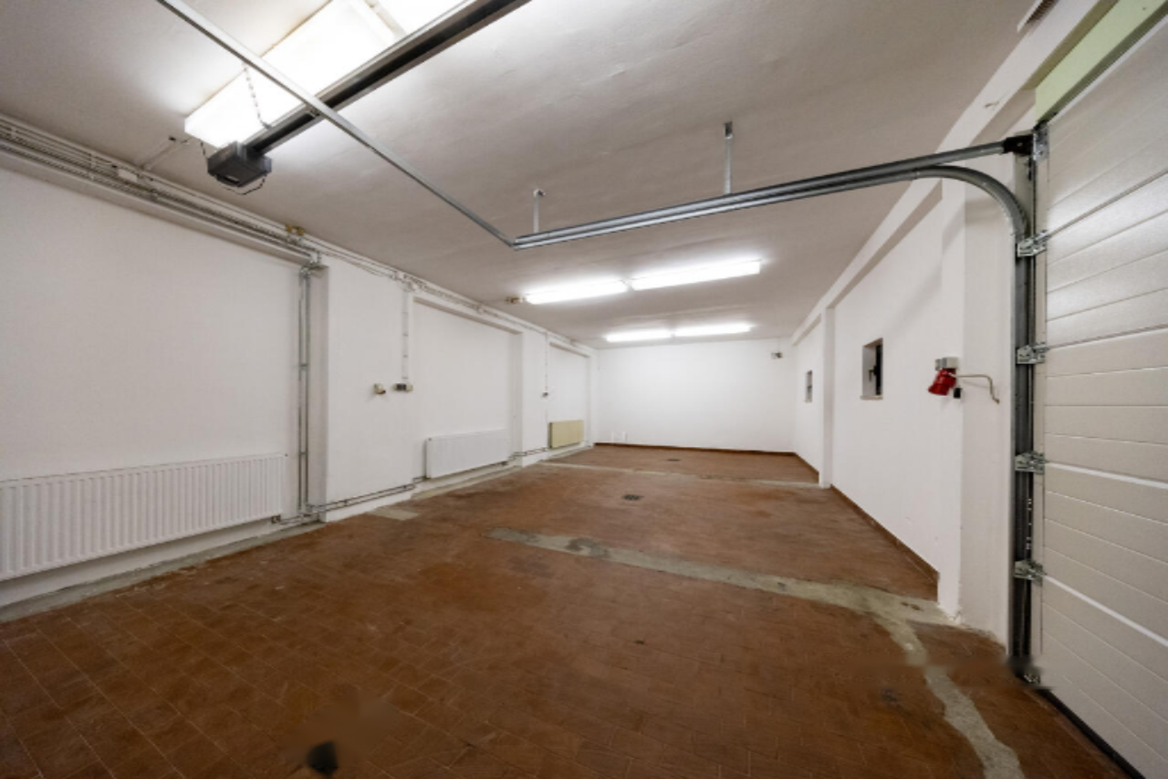 Oficina en Liubliana, Eslovenia, 1 098 m² - imagen 19