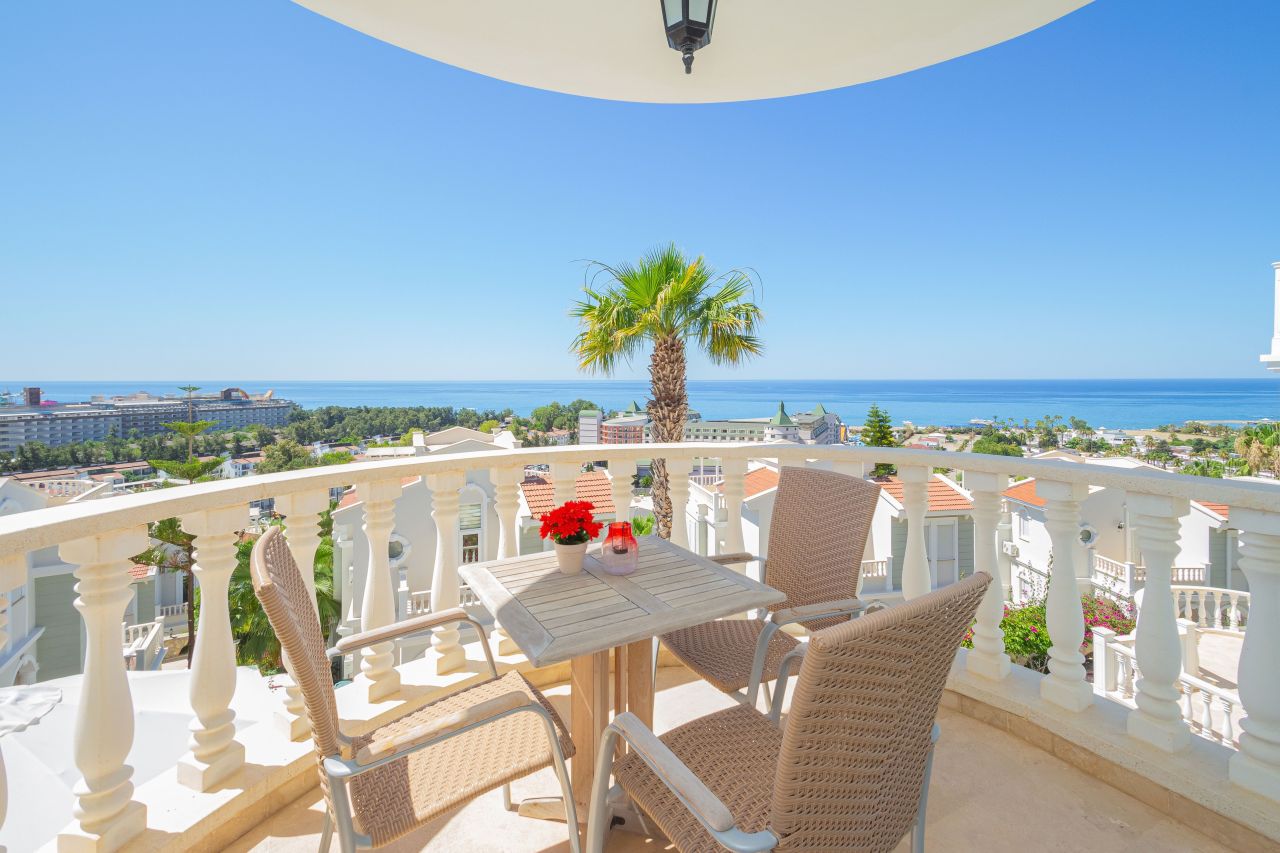 Villa à Alanya, Turquie, 250 m² - image 1