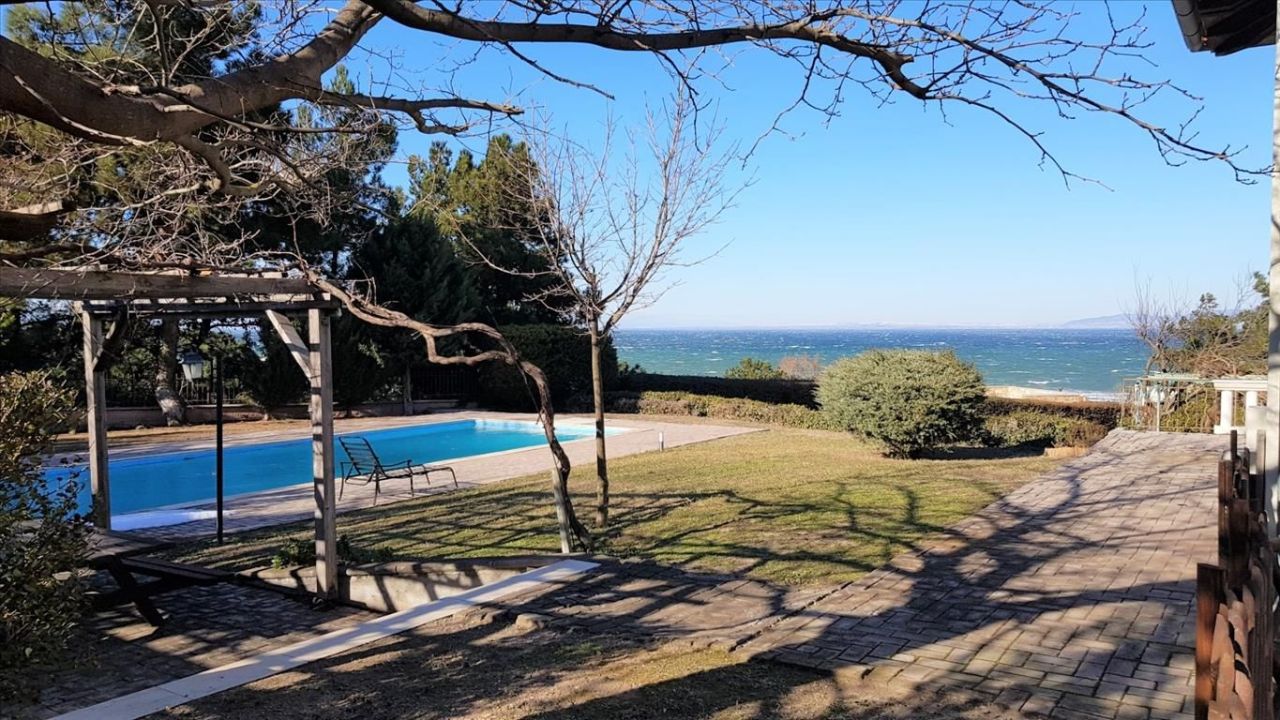 Villa in Thessaloniki, Greece, 460 m² - picture 1