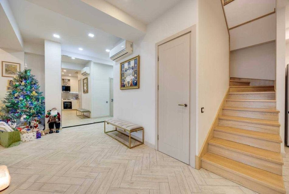 Appartement à Tbilissi, Géorgie, 161 m² - image 1