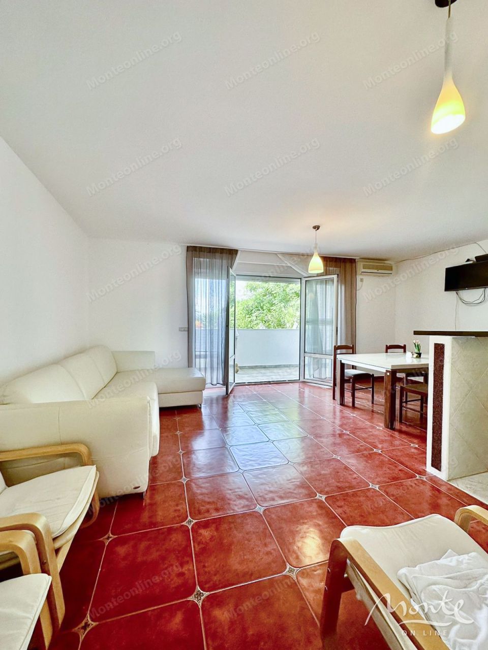 Apartamento en Petrovac, Montenegro, 90 m² - imagen 1