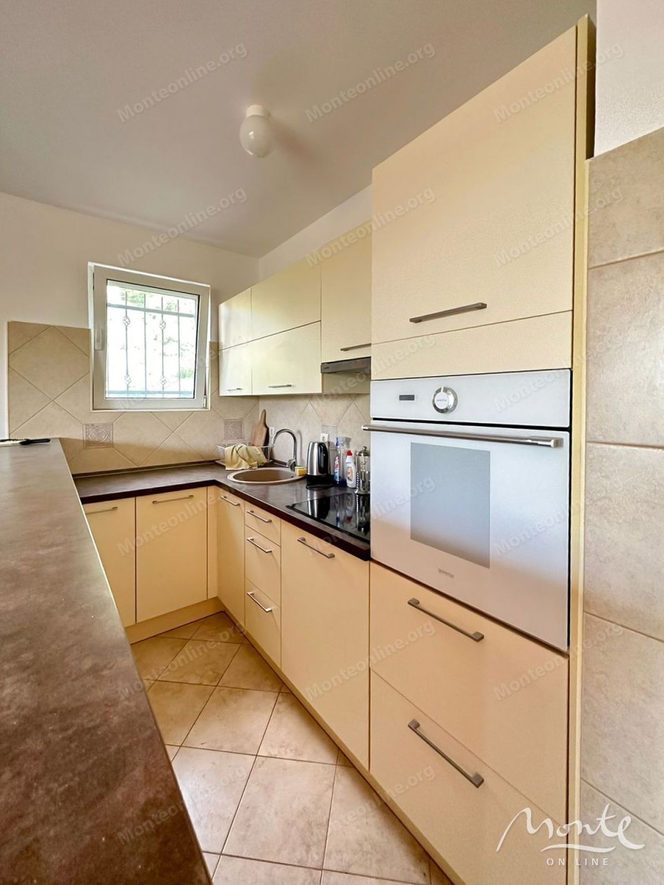 Apartamento en Petrovac, Montenegro, 90 m² - imagen 4