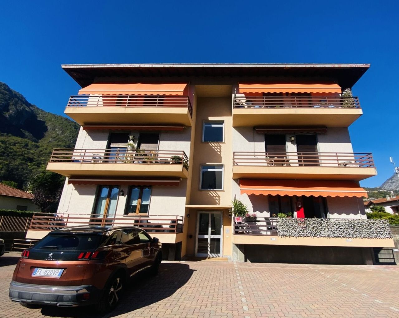 Appartement à Porlezza, Italie, 102 m² - image 1