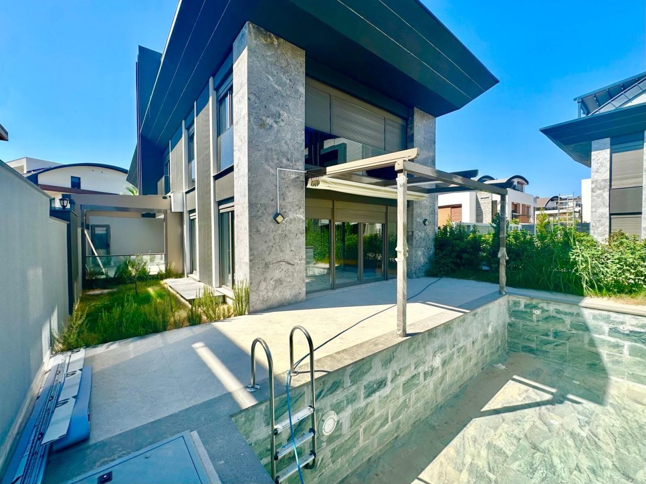 Villa à Antalya, Turquie, 300 m² - image 1