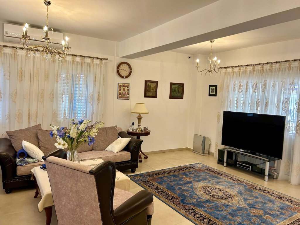 Piso en Lárnaca, Chipre, 240 m² - imagen 2