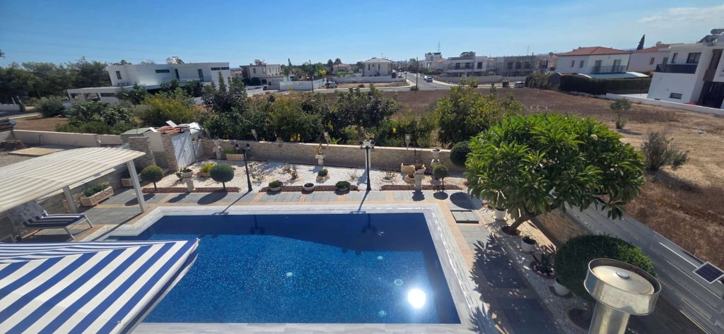 Piso en Lárnaca, Chipre, 240 m² - imagen 4