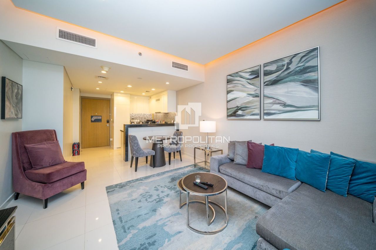 Apartment in Dubai, UAE, 63 m² - picture 1