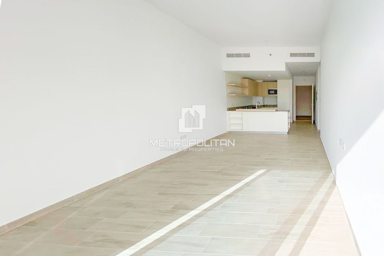 Apartment in Dubai, UAE, 77 m² - picture 1