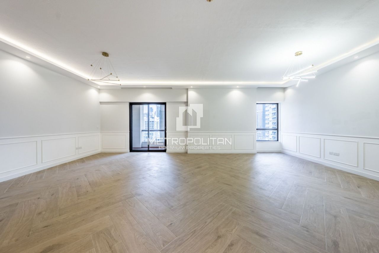 Apartment in Dubai, UAE, 252 m² - picture 1