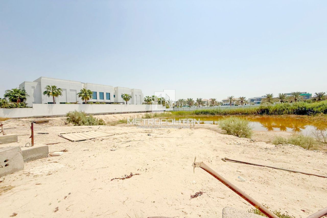 Terrain à Dubaï, EAU, 4 839 m² - image 1