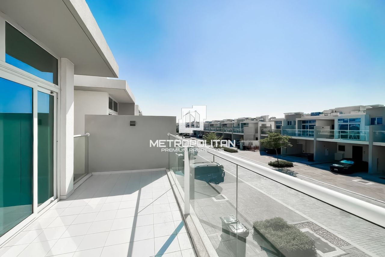 Townhouse in Dubai, UAE, 155 m² - picture 1