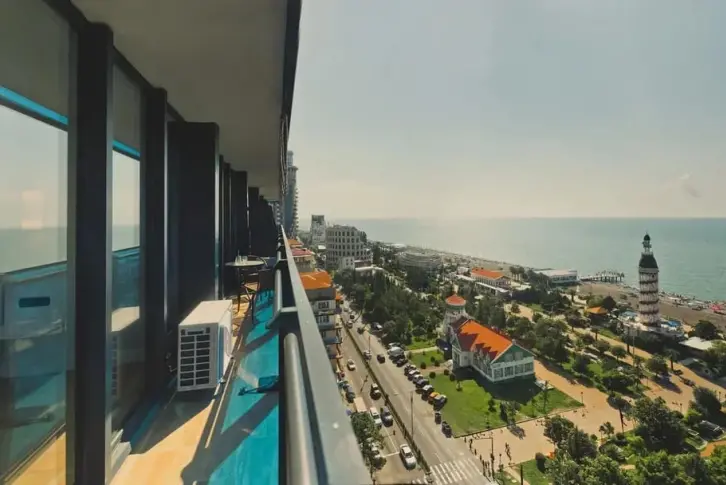 Appartement à Batoumi, Géorgie, 78 m² - image 1