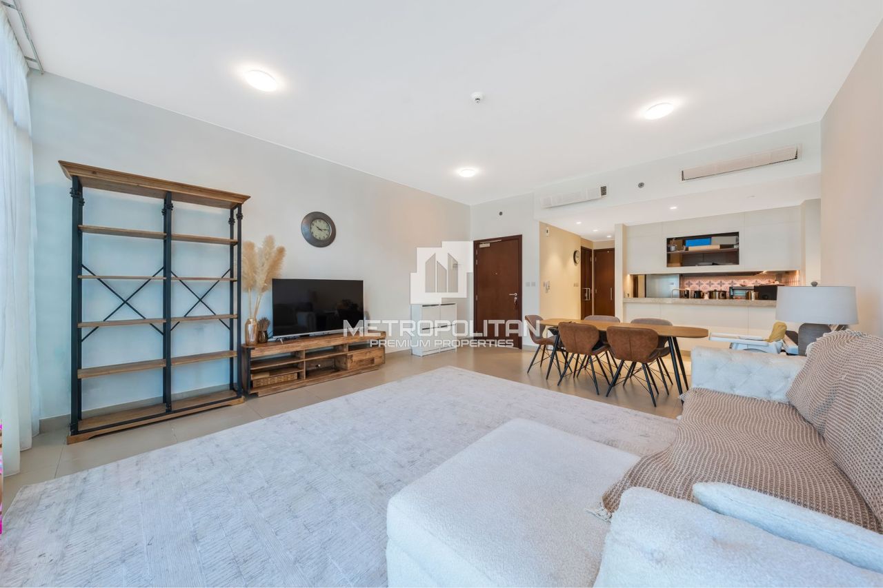 Apartment in Dubai, UAE, 97 m² - picture 1