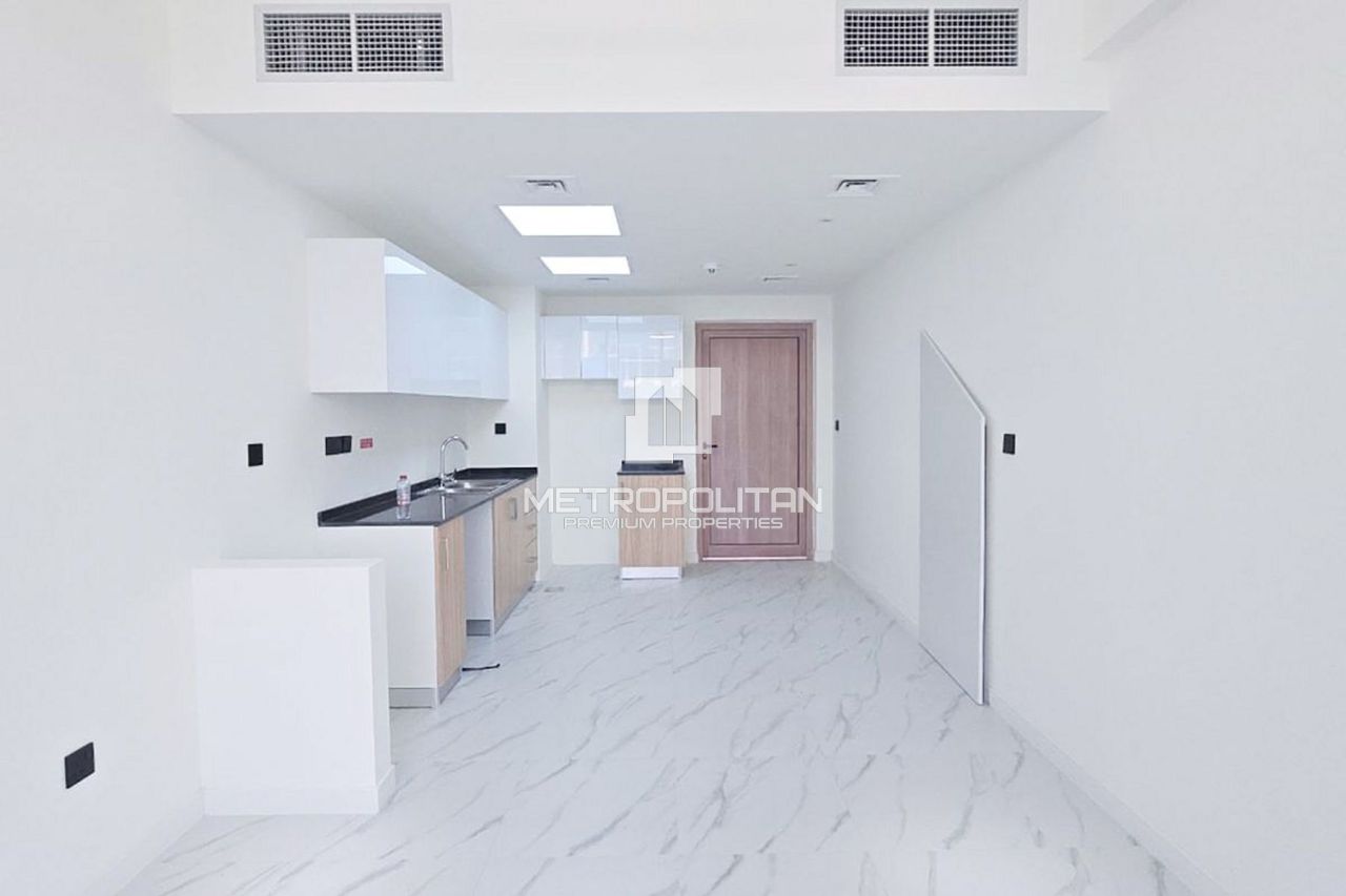 Townhouse in Dubai, UAE, 107 m² - picture 2