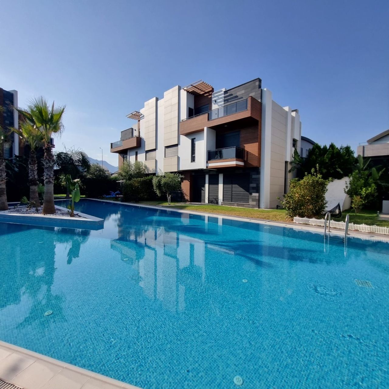 Villa à Antalya, Turquie, 400 m² - image 1