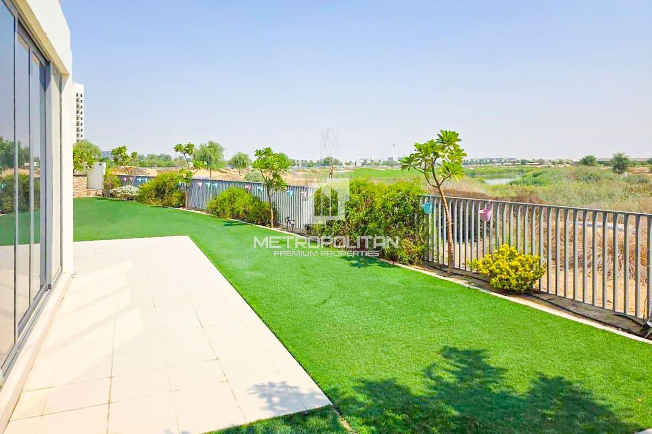 Villa in Dubai, UAE, 650 m² - picture 3