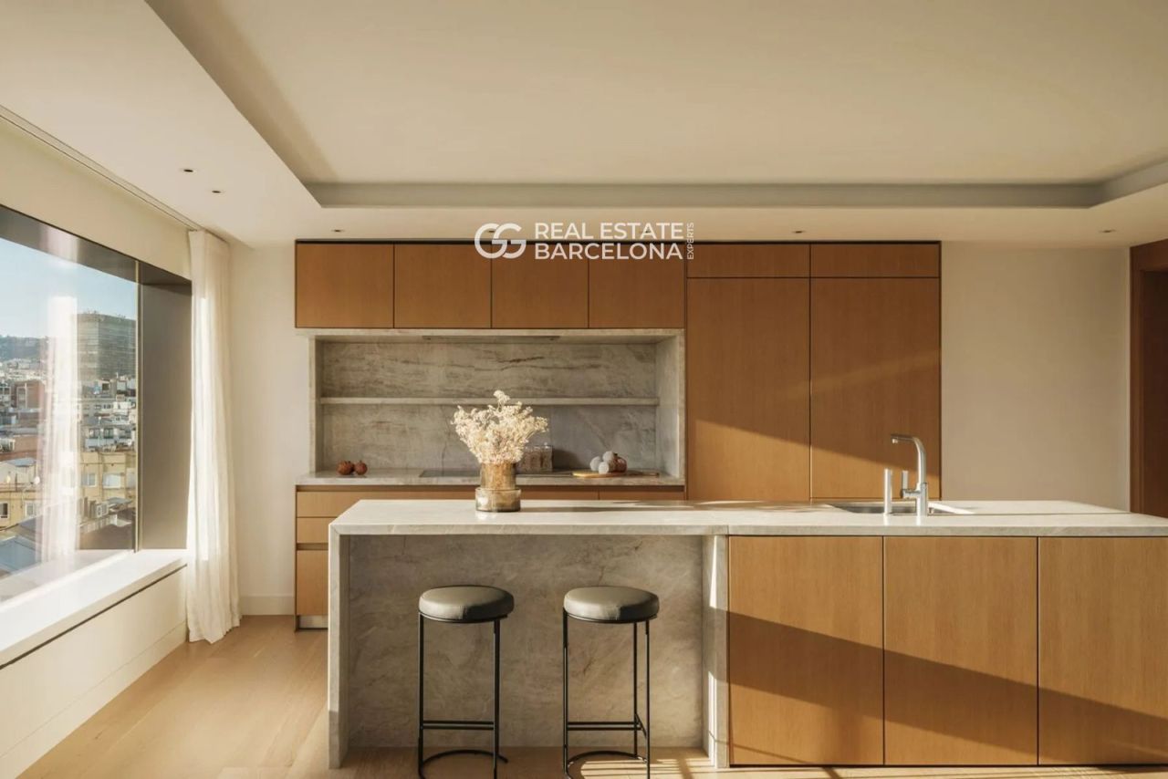 Flat in Barcelona, Spain, 176 m² - picture 4