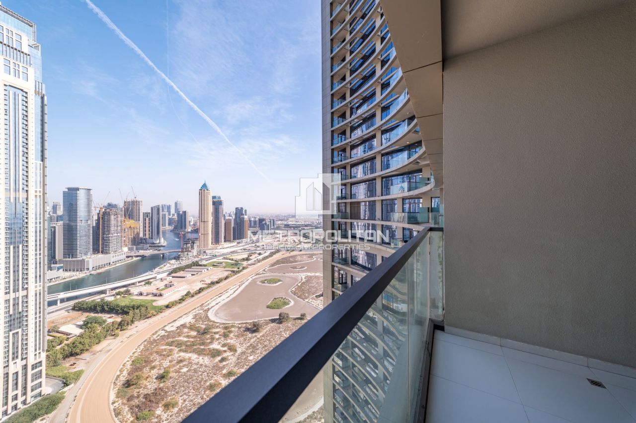 Apartment in Dubai, UAE, 63 m² - picture 4