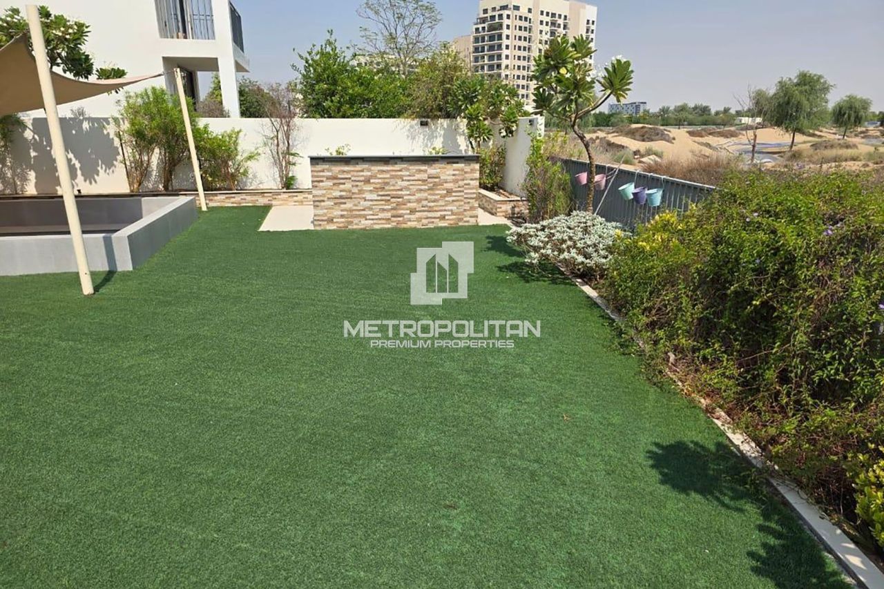 Villa in Dubai, UAE, 650 m² - picture 4