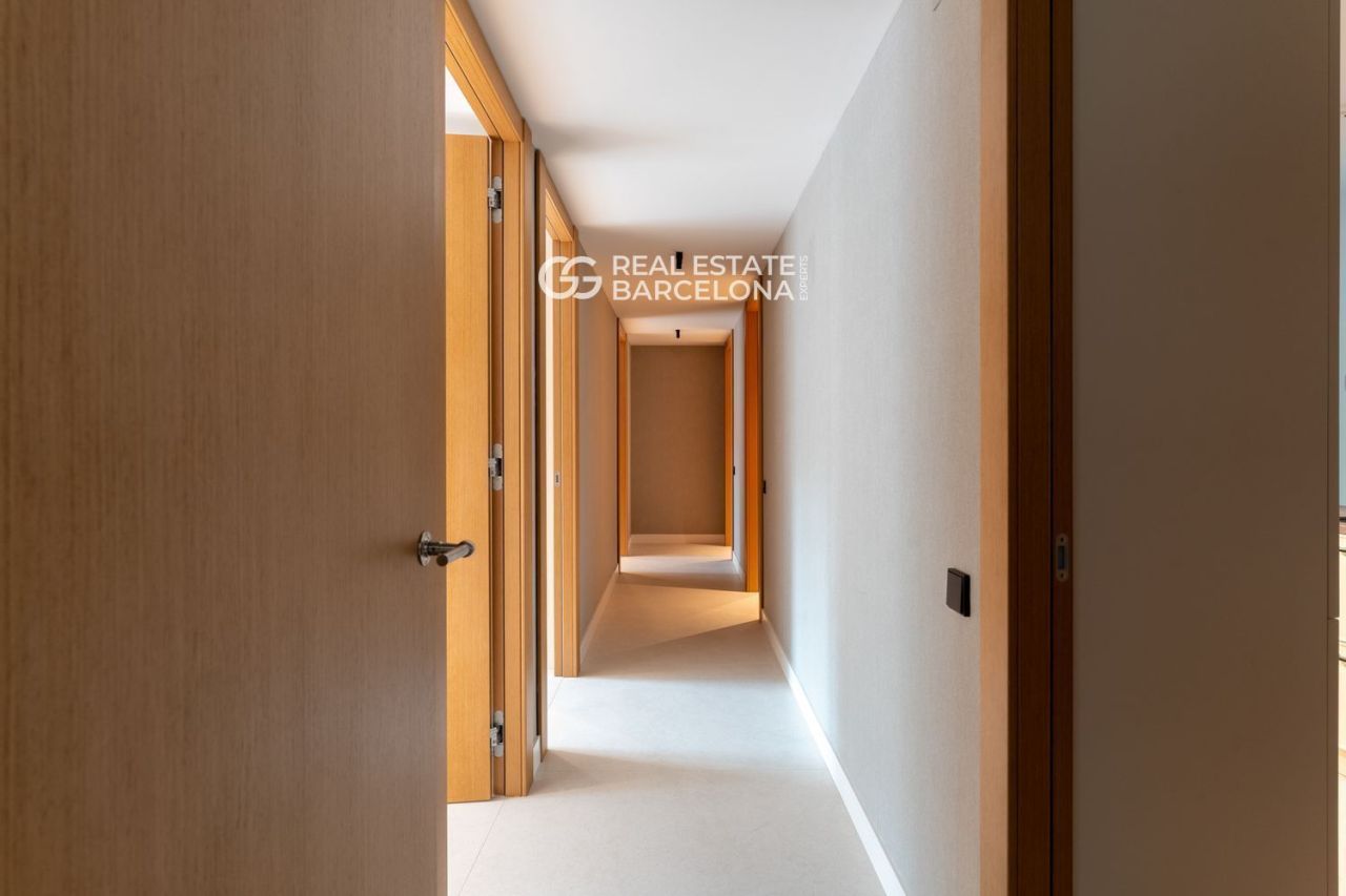 Flat in Barcelona, Spain, 201 m² - picture 7